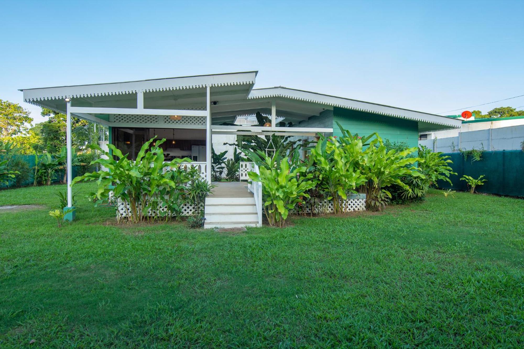 Namaitami Casa Hermosa Con Ac Y Piscina A Solo 650 Metros Del Parque Nacional Cahuita Exterior foto